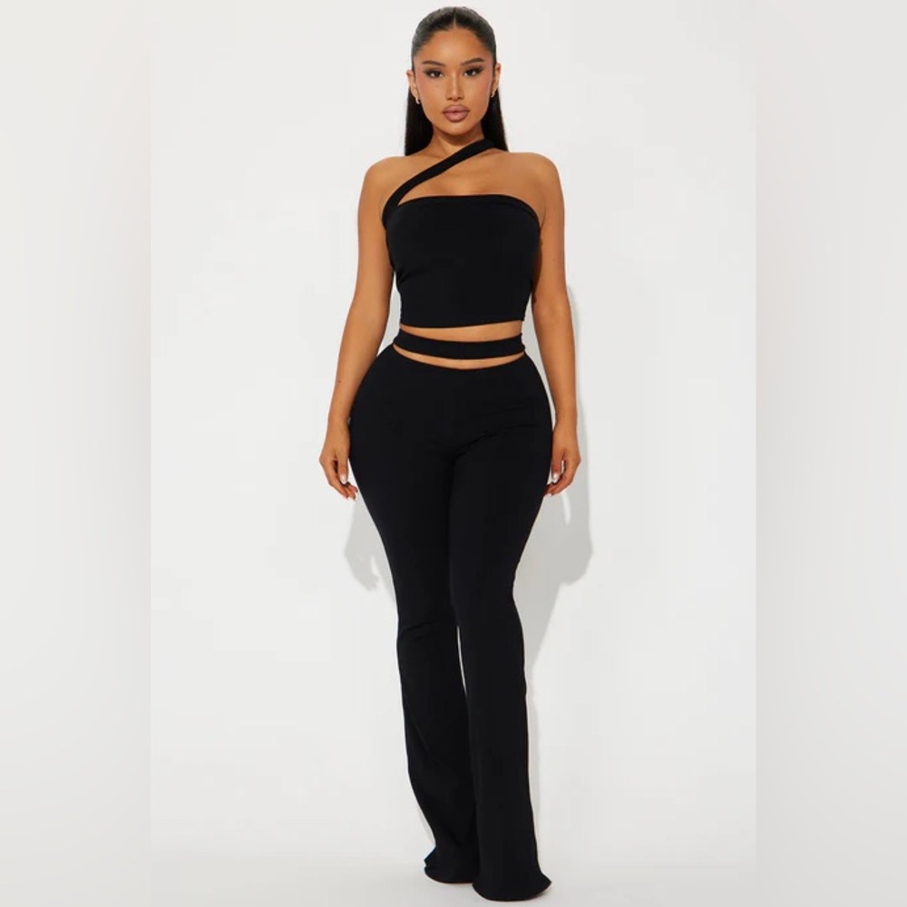 NWT- VALENCIA SNATCHED PANT SET
